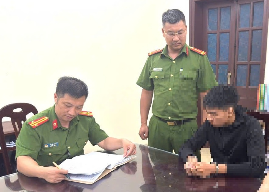 Me bi khoi to vi giao xe cho con chua du tuoi gay tai nan hinh anh