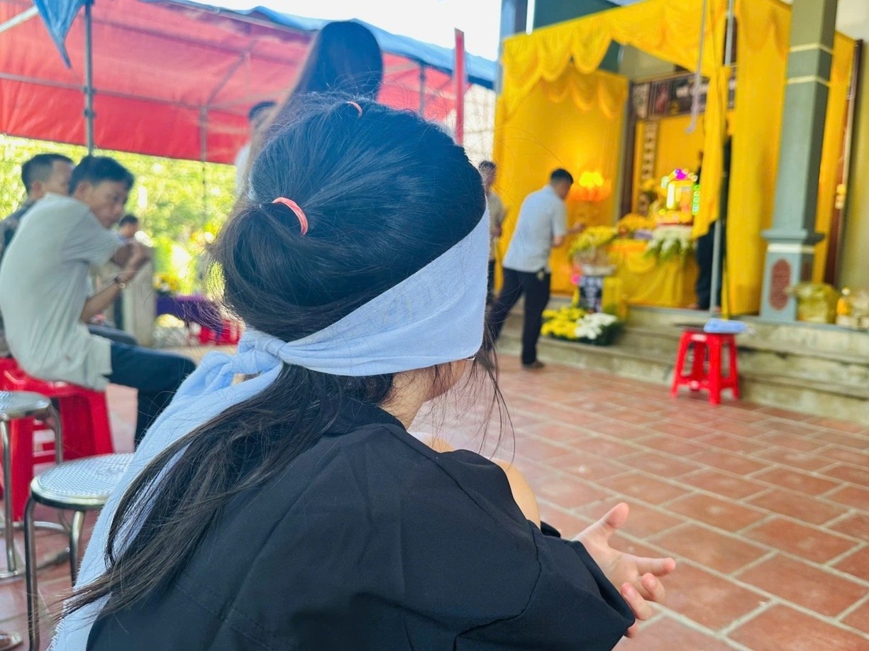 Ky nghi he dang do cua gia dinh 4 nguoi tu nan tren song Ngan Pho hinh anh