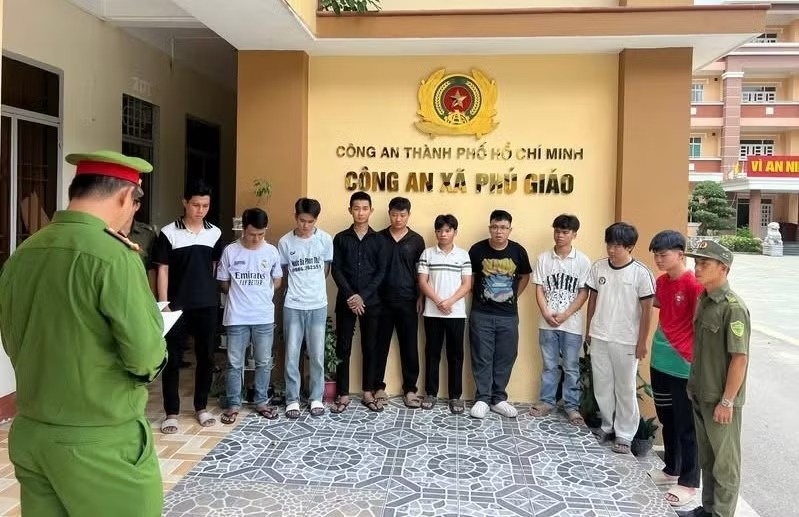 Mang hung khi hon chien luc nua dem, nhieu doi tuong bi khoi to hinh anh