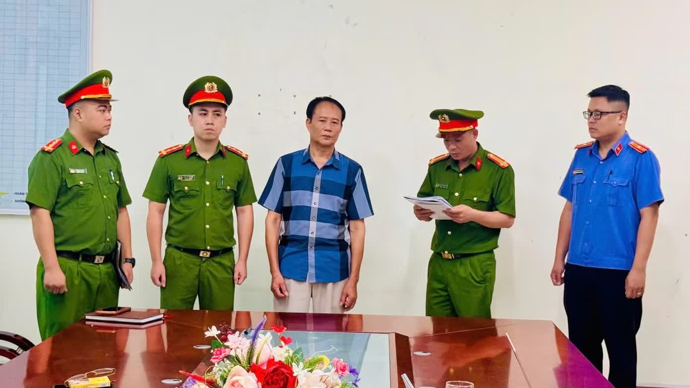 Cuu can bo thue,  Tinh Lao Cai anh 2