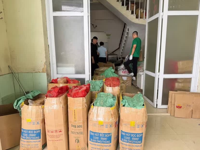 Cty Phuong Tung Ly,  DN Phuong Tung Ly,  Chu Phuong Tung Ly,  Gdoc Phuong Tung Ly,  Nem chua ran,  Ha Noi,  Cong ty An Viet,  Doanh nghiep An Viet,  Giam doc An Viet,  Chu cty An Viet anh 2