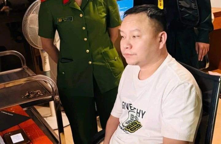 Dot kich khach san o Lao Cai, bat giu 19 nguoi Trung Quoc lua dao xuyen quoc gia hinh anh