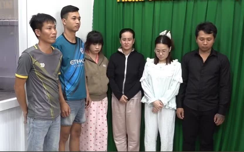 lua dao qua mang,  Campuchia anh 1