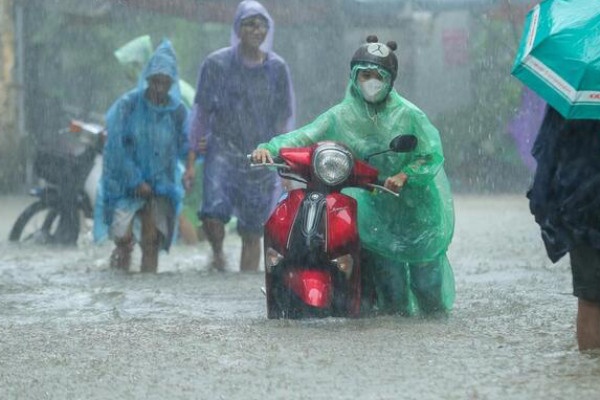 Tin mua lon o mien Bac tu chieu toi nay va du bao thoi tiet Ha Noi 10 ngay toi hinh anh