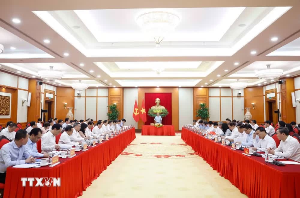 Tong Bi thu anh 2