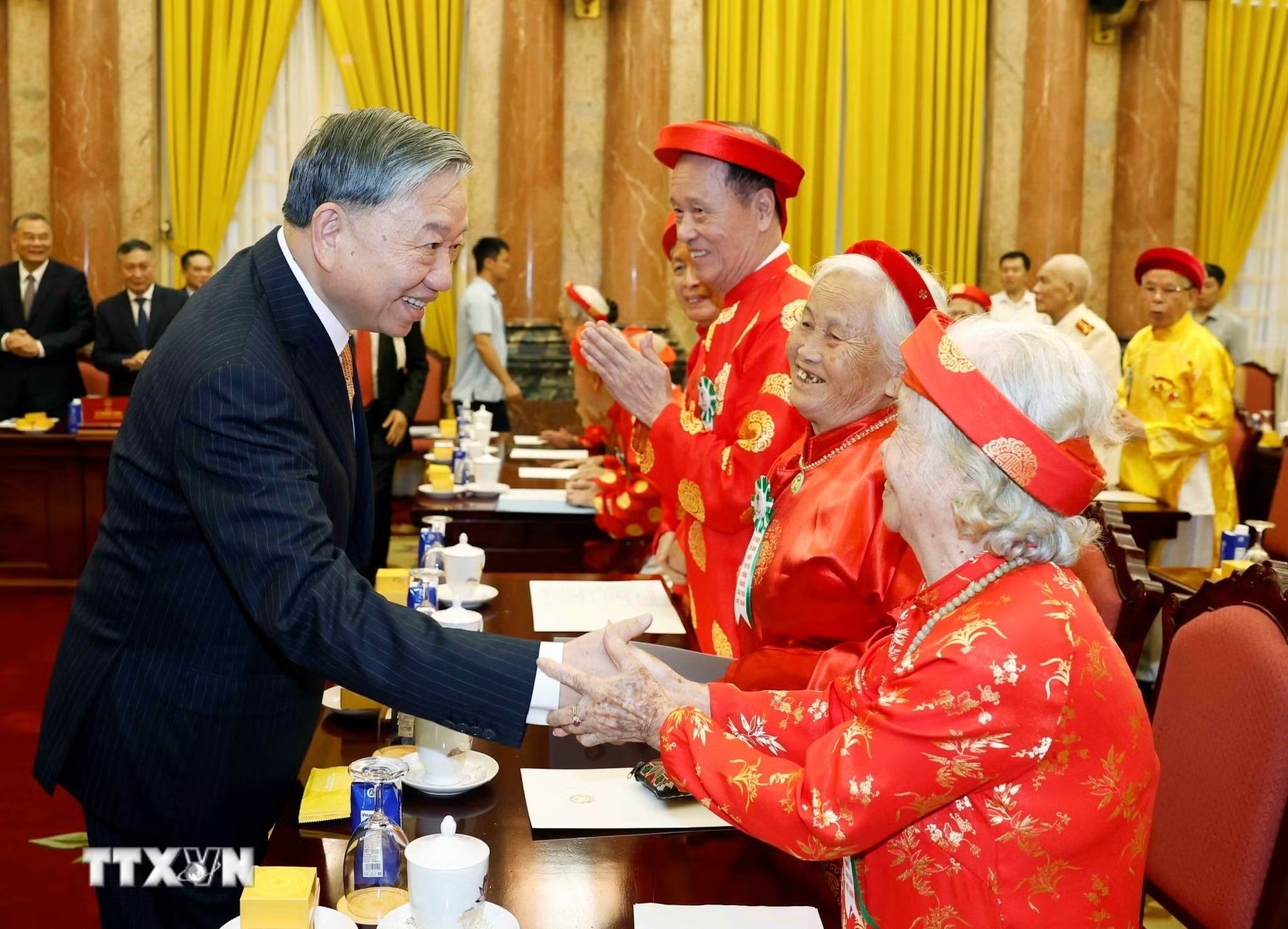 Tong Bi thu anh 1