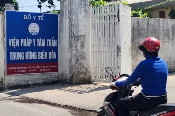 Lui thoi gian xet xu 2 cuu Vien truong Vien Phap y tam than Trung uong Bien Hoa hinh anh
