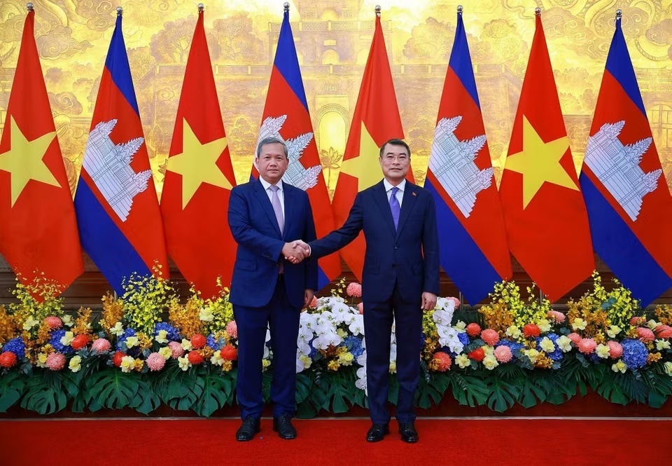 Thu tuong Le Minh Hung hoi dam voi Thu tuong Campuchia Hun Manet hinh anh