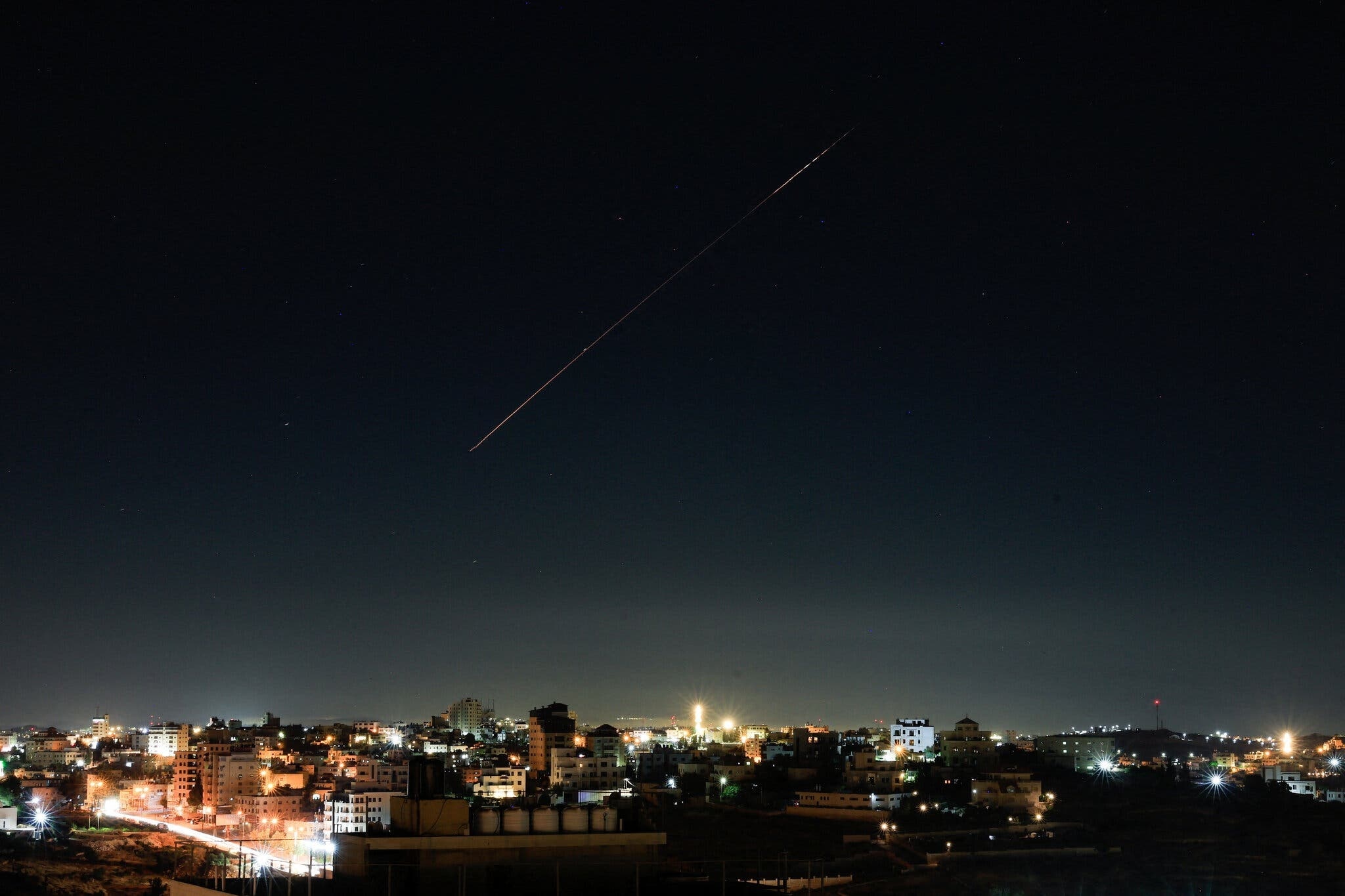 Iran phong ten lua ve phia Israel hinh anh