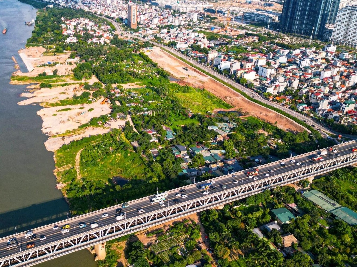 Ha Noi se doi thoai cong khai, ra soat kien nghi du an Truc dai lo song Hong hinh anh