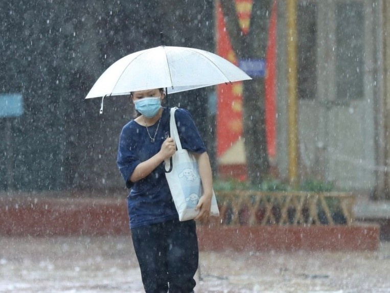 Phu huynh, si tu luu y mua dong hinh anh