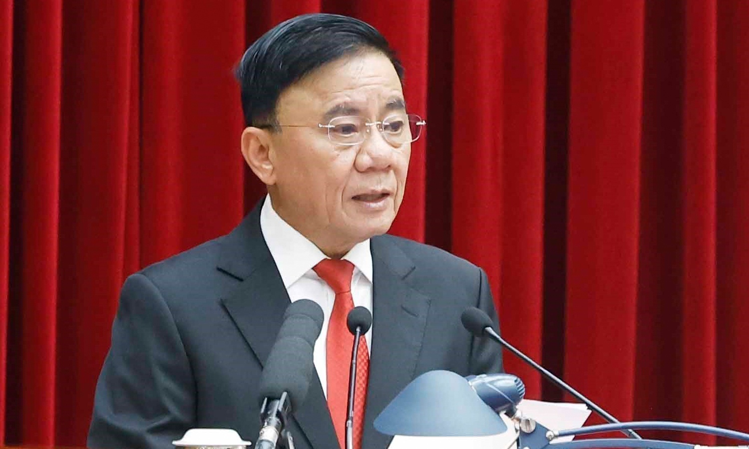 Bo Chinh tri yeu cau nghien cuu co che thu hoi, xu ly tai san khong qua ket toi hinh anh