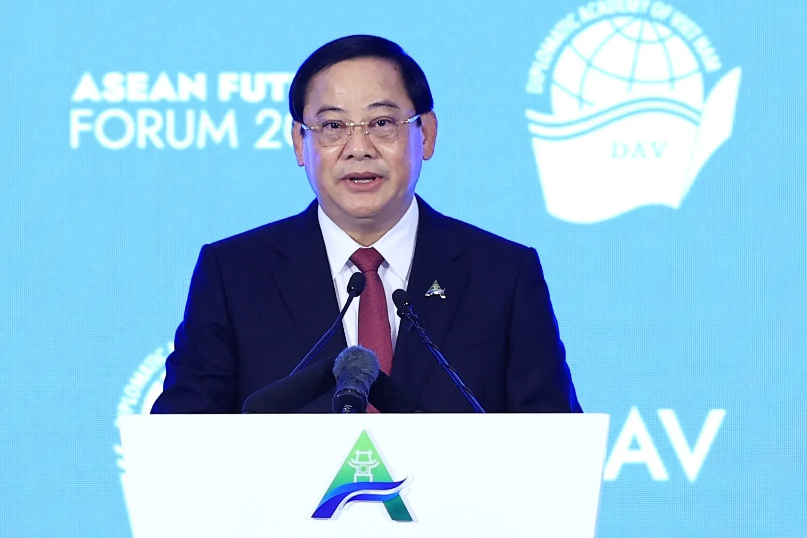 Thu tuong Lao ket thuc chuyen tham chinh thuc Viet Nam va du AFF 2026 hinh anh