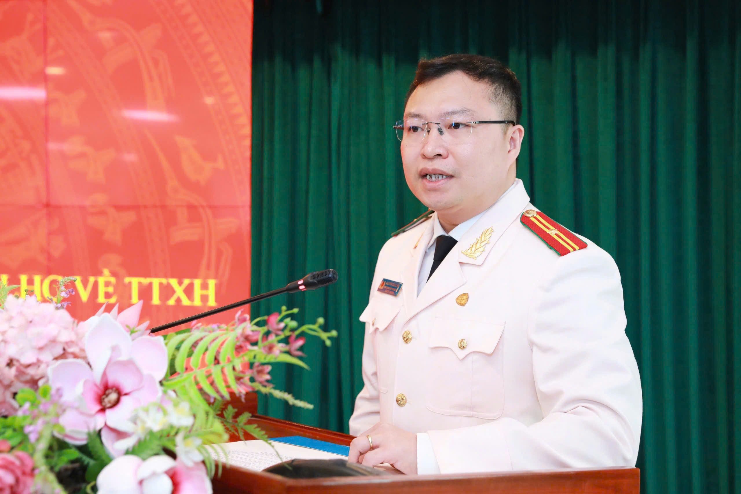 Thieu ta Nguyen Quoc Huy lam Giam doc Trung tam Du lieu quoc gia ve dan cu hinh anh