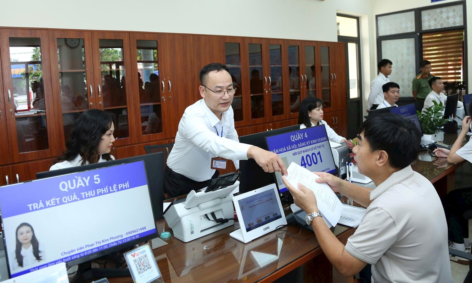 Tu 'sap xep xong' sang 'van hanh tot': Thuoc do moi cua cai cach to chuc bo may hinh anh