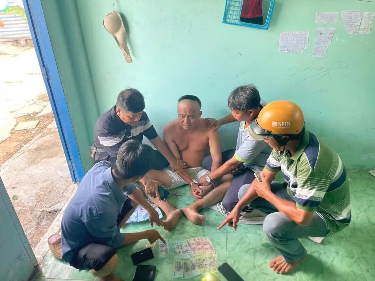 danh cu ong,  ban ve so,  cuop tien anh 2