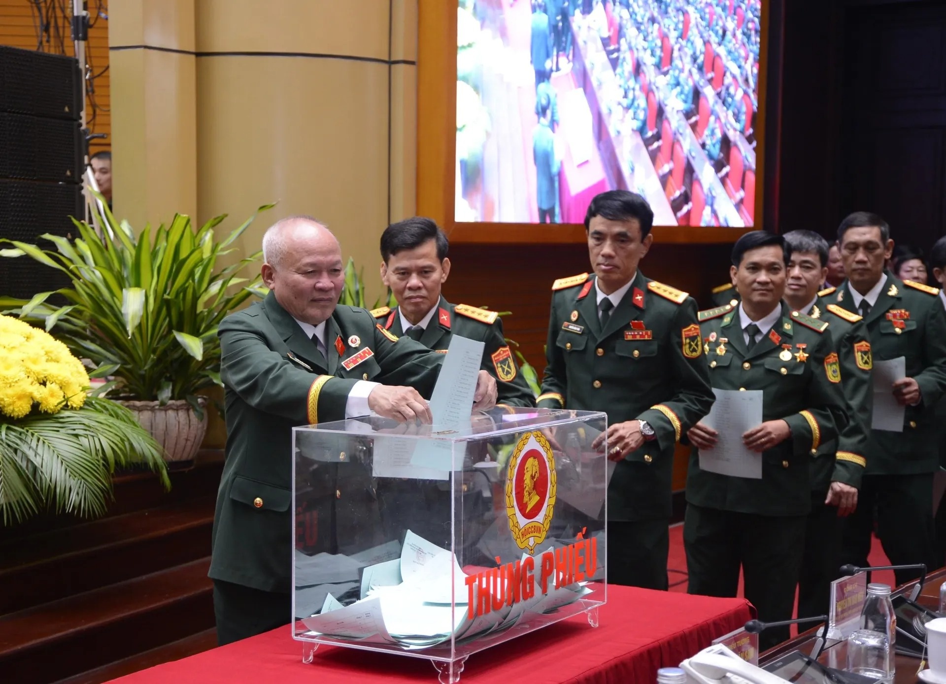 Dai hoi toan quoc Hoi Cuu chien binh Viet Nam bau Ban Chap hanh hinh anh