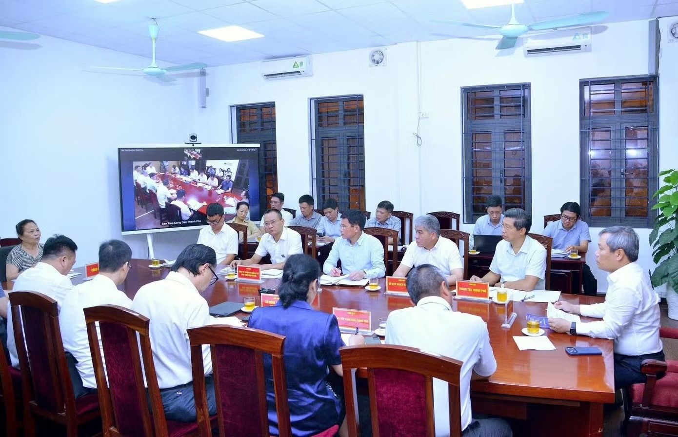 Chu tich Ha Noi: Khong de cong dan phai di lai nhieu lan, gui don thu vuot cap hinh anh
