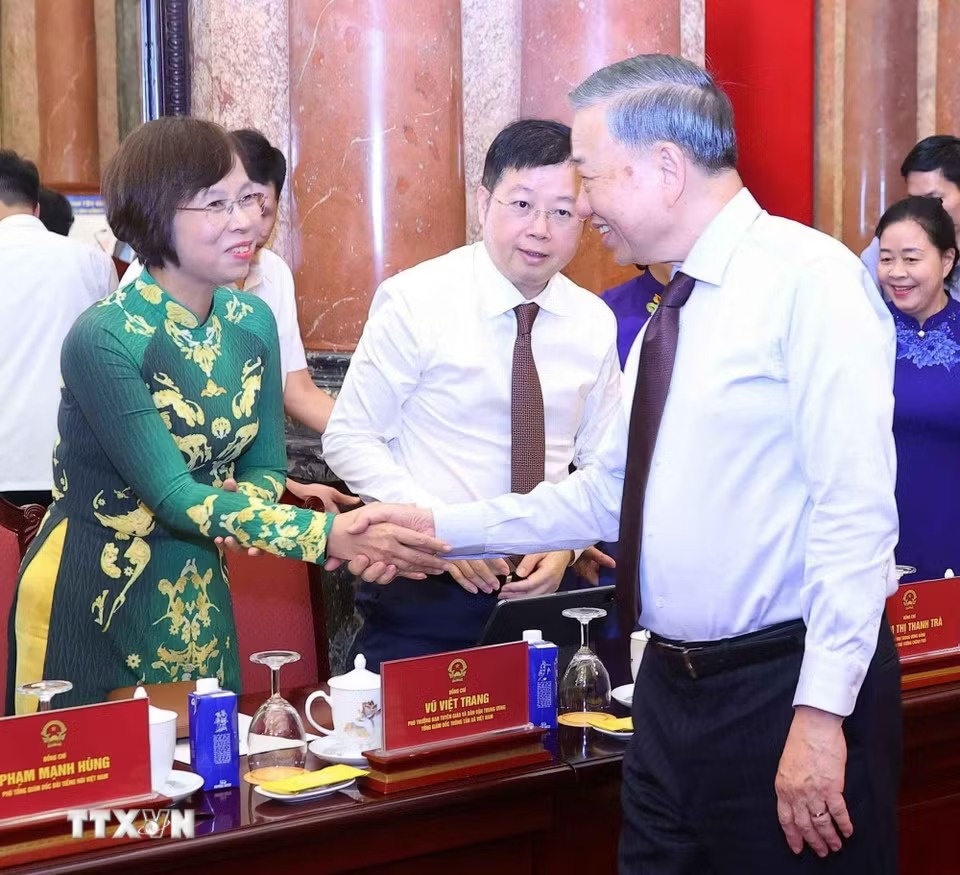 Tong Bi thu anh 8