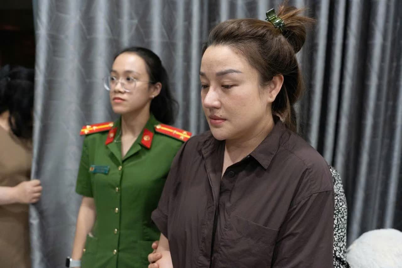Trung tam dau gia,  Lua 350 ty dong anh 1