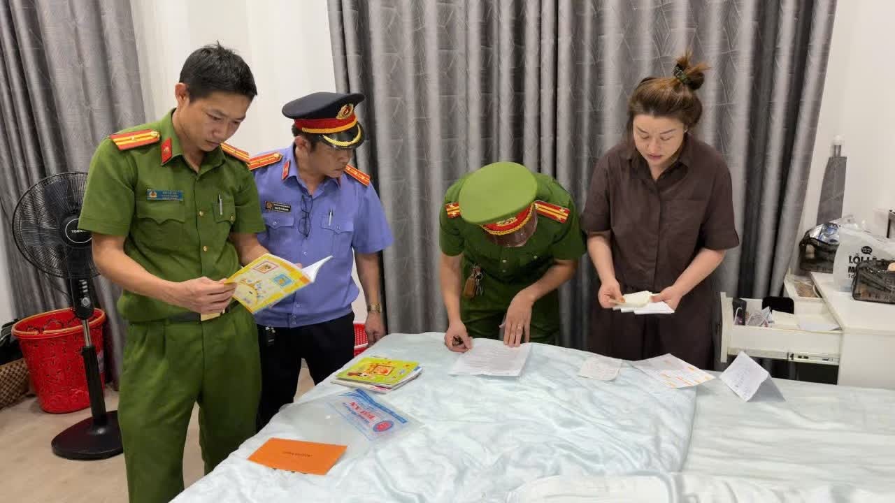 Trung tam dau gia,  Lua 350 ty dong anh 2