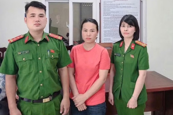 Van dong doi tuong truy na ra dau thu hinh anh