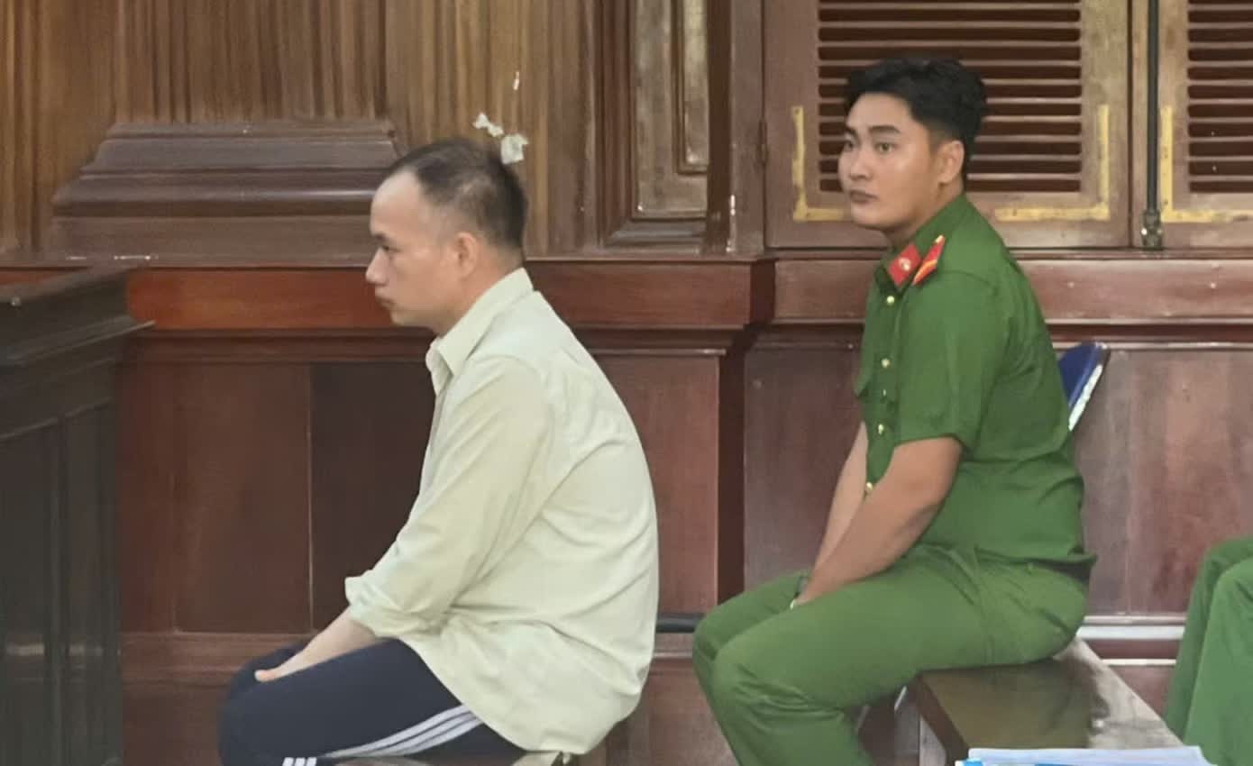 Cuu can bo ngan hang lua doi khach hang, chiem doat hon 17,3 ty dong hinh anh