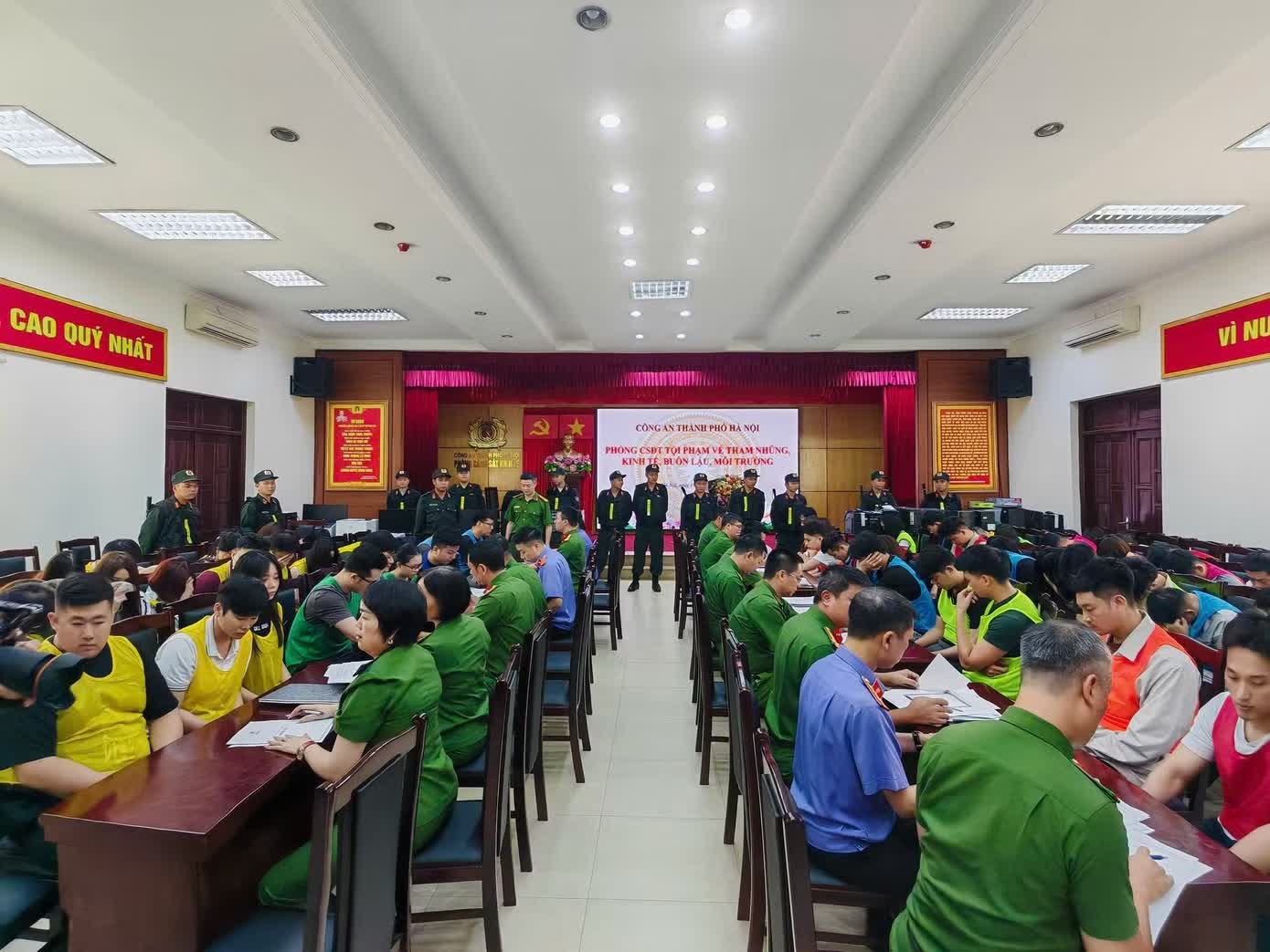 Vi sao cac vu an lua dao 'hop dong ky nghi' bay gio moi bi triet pha? hinh anh
