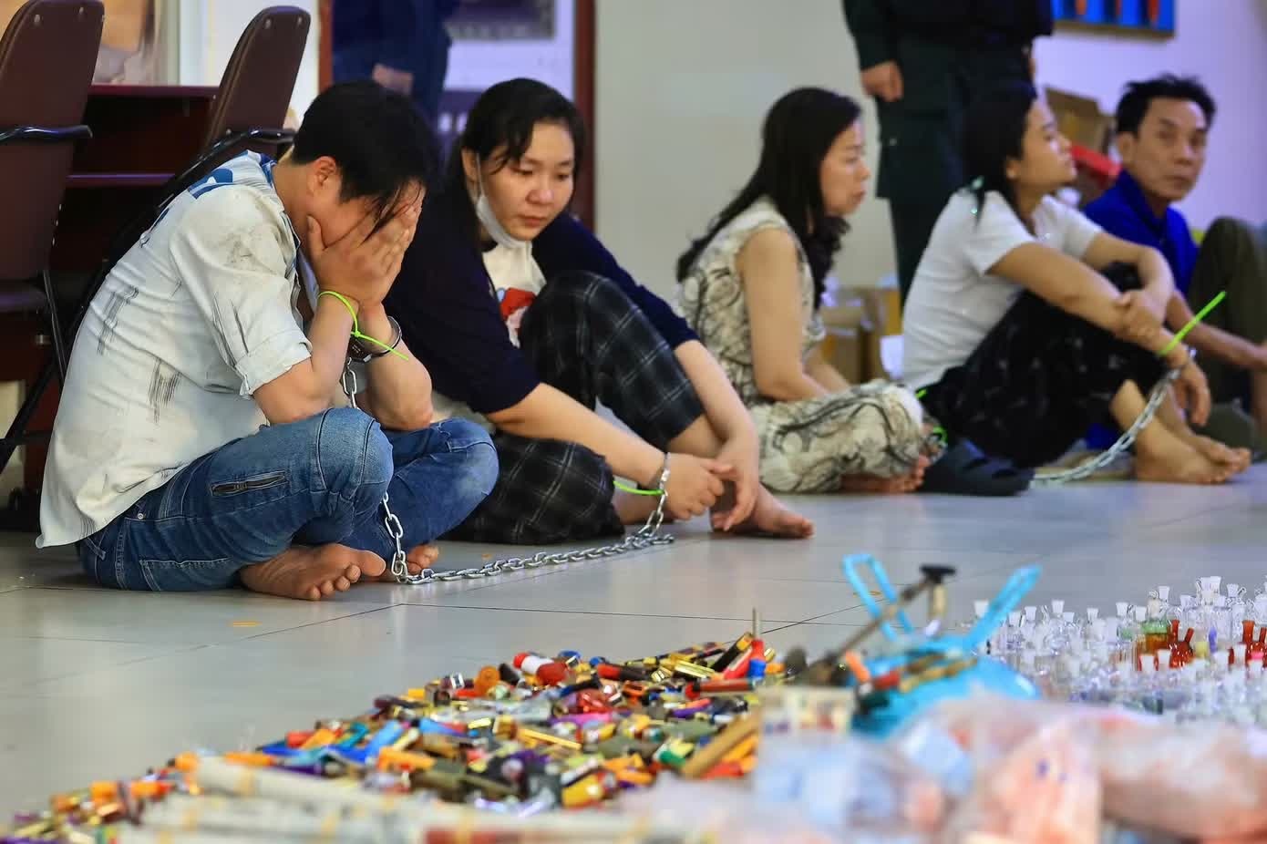 Coóng nghệ thuật, Người chơi ma túy ảnh 11 Coong nghe thuat, Nguoi choi ma tuy anh 11