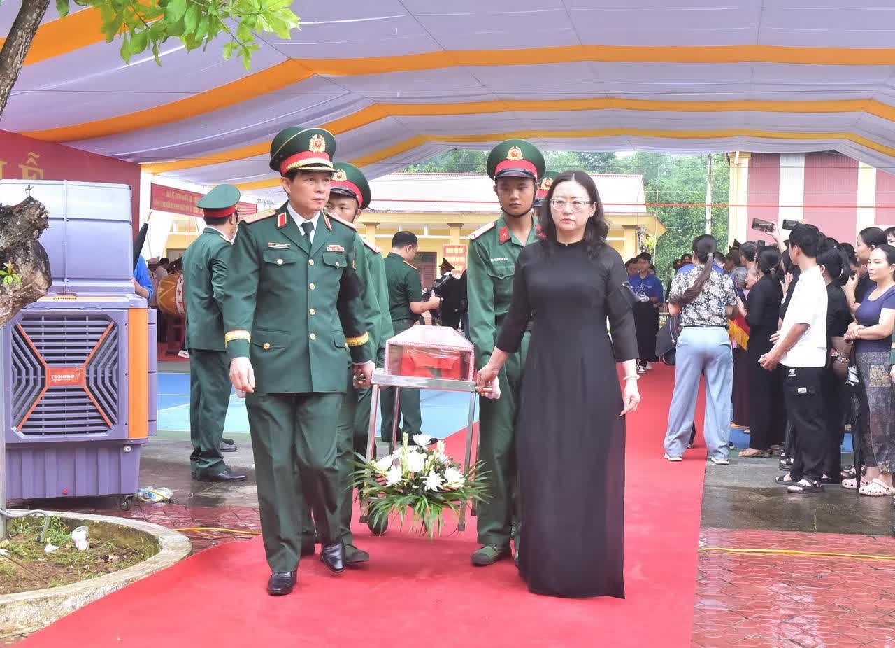 Lao Cai truy dieu,  an tang anh 1