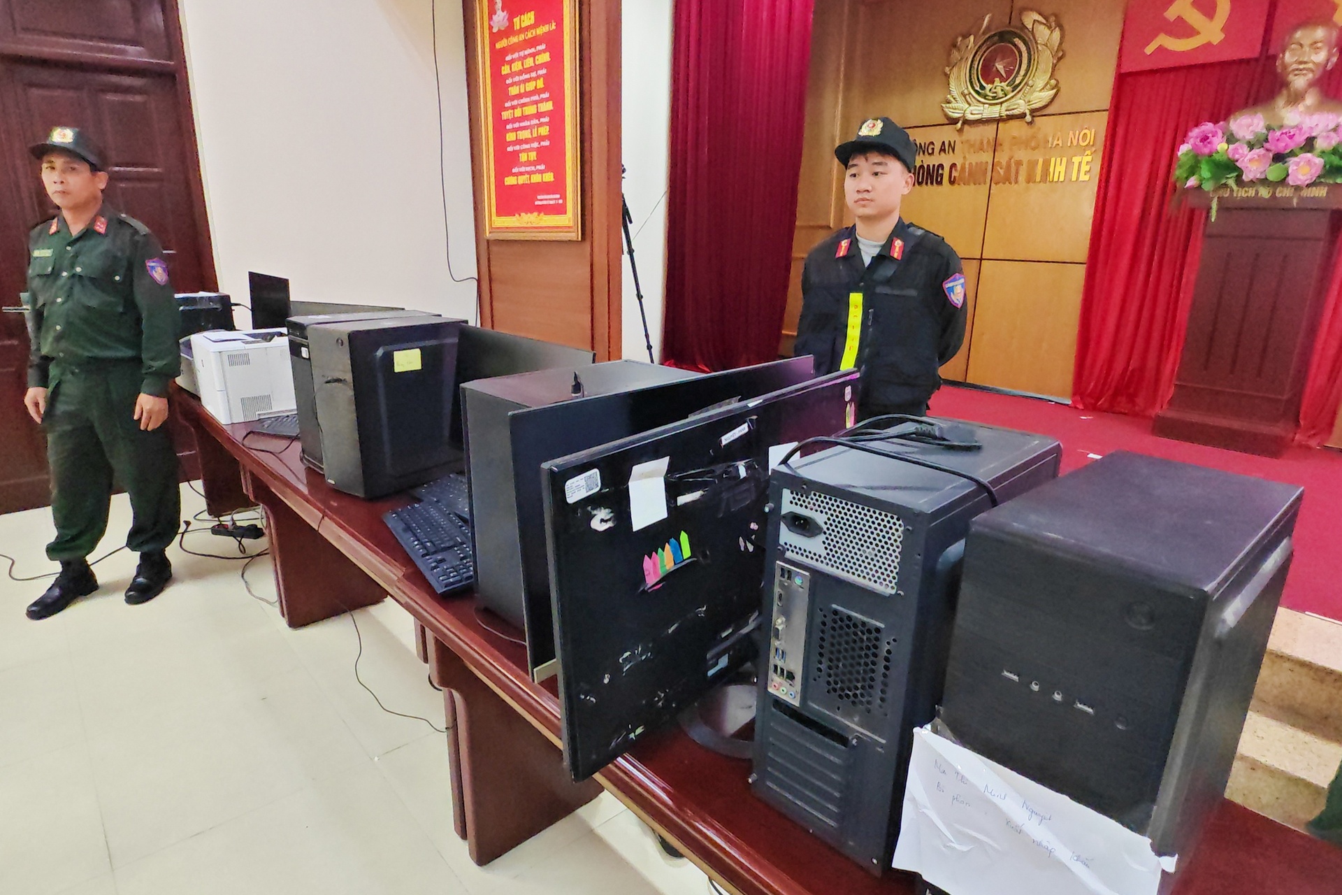 hop dong ky nghi anh 8