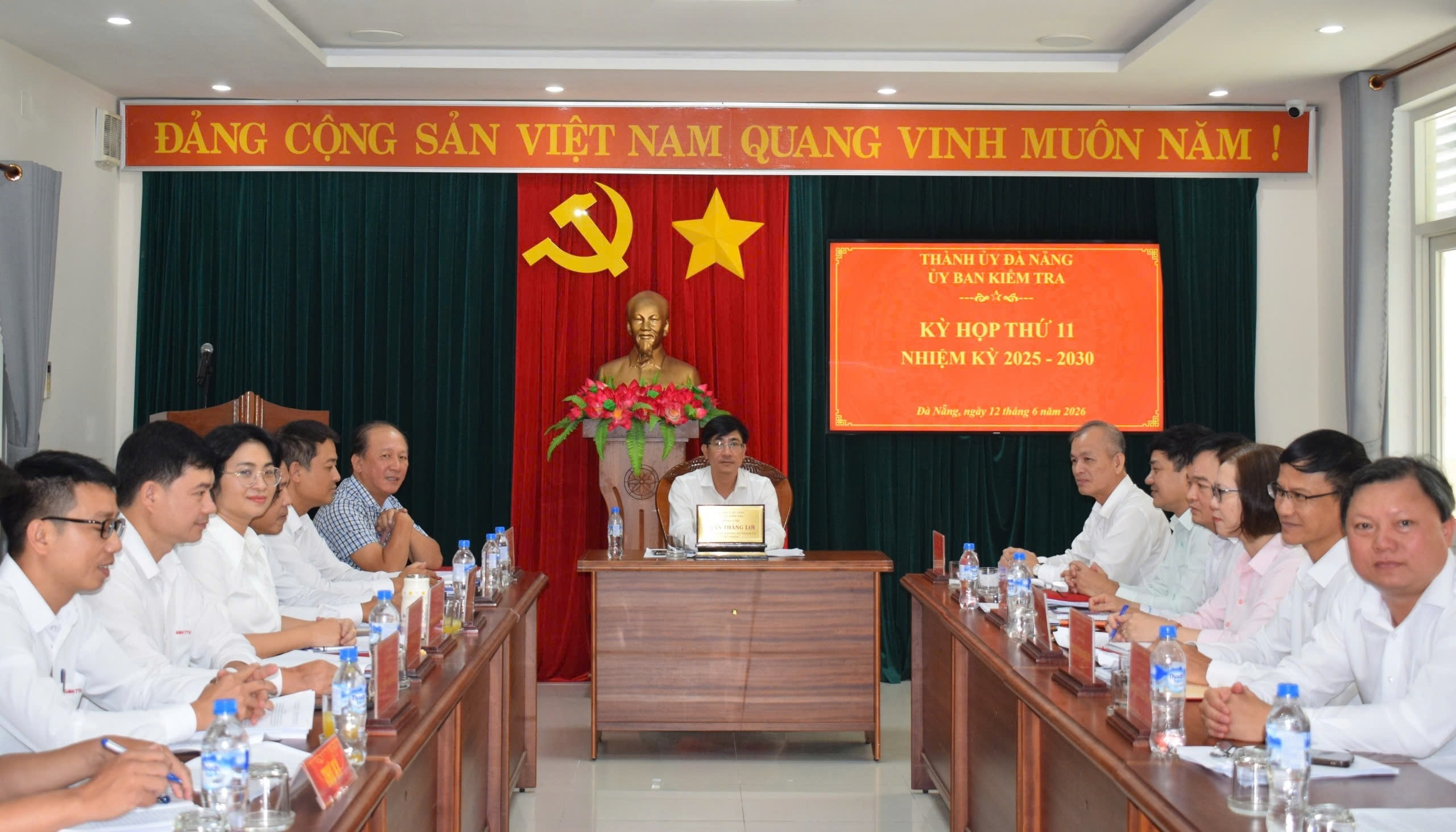 Khai tru Dang cuu Giam doc Kho bac Nha nuoc o Da Nang hinh anh