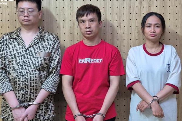Triet pha nhieu nhom nguoi nuoc ngoai lap 'dai ban doanh' lua dao qua mang hinh anh
