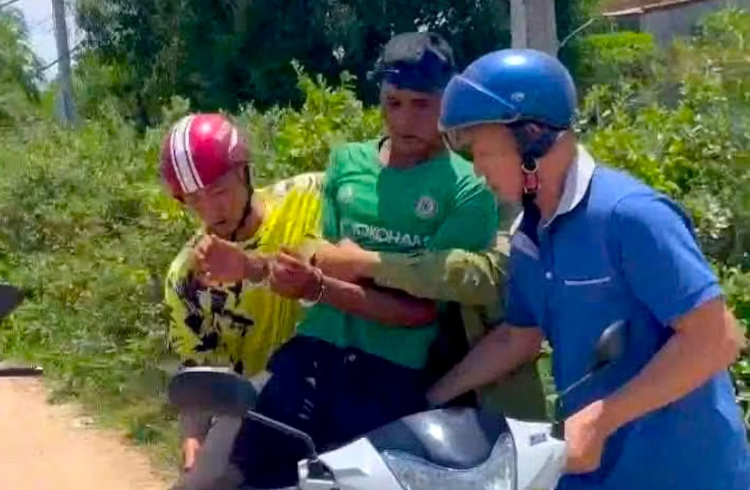 Bat giu doi tuong dung gay danh tu vong ban nhau hinh anh