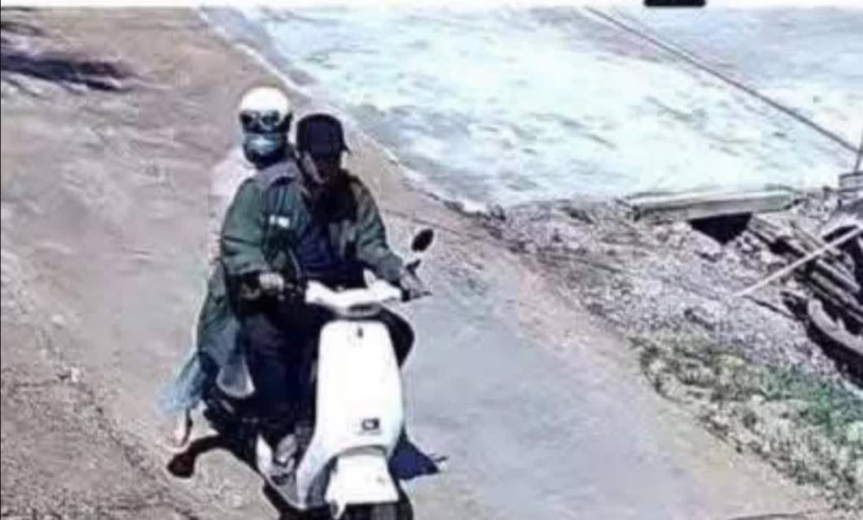 Nu sinh,  Bi sat hai anh 1