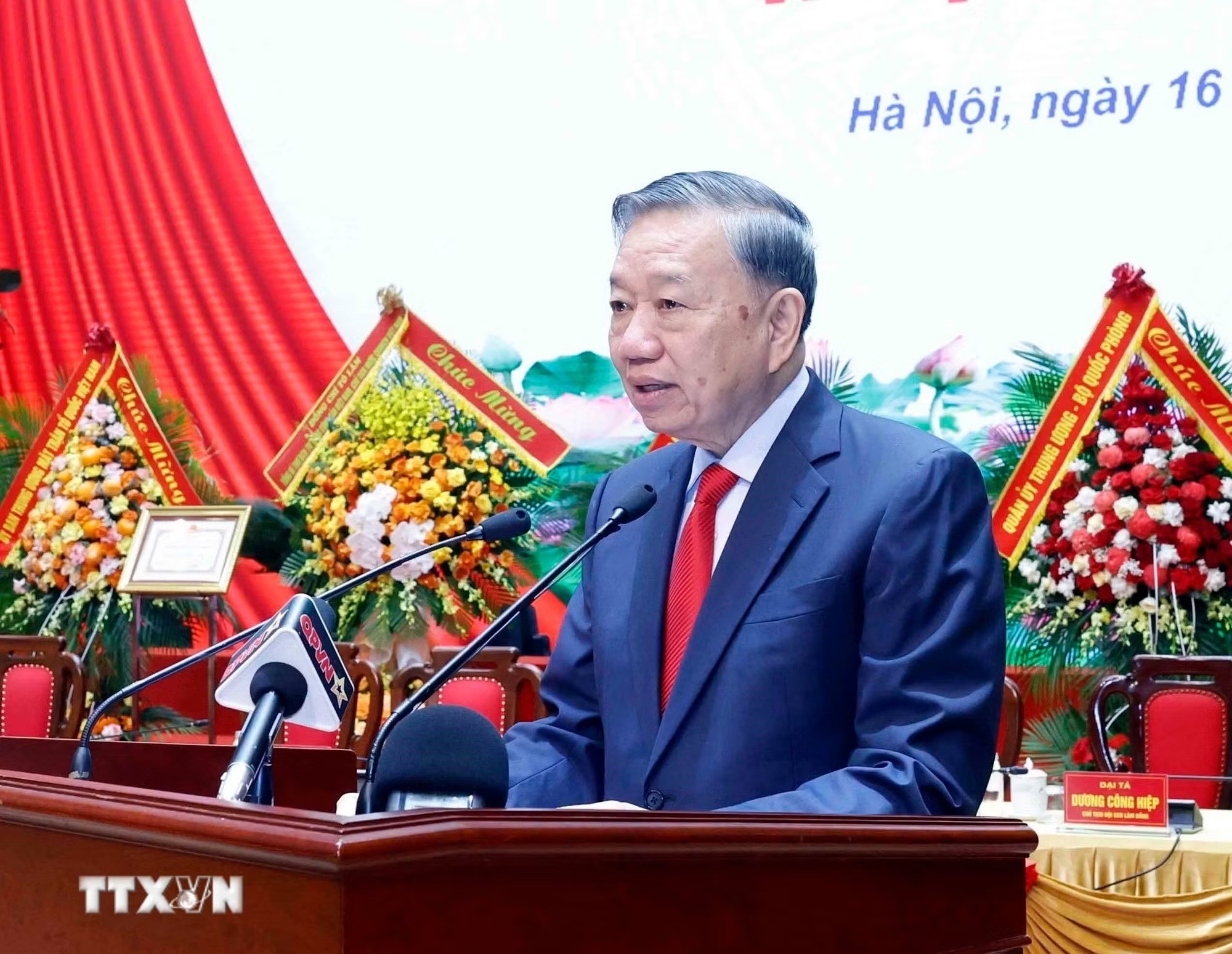Tong Bi thu anh 2