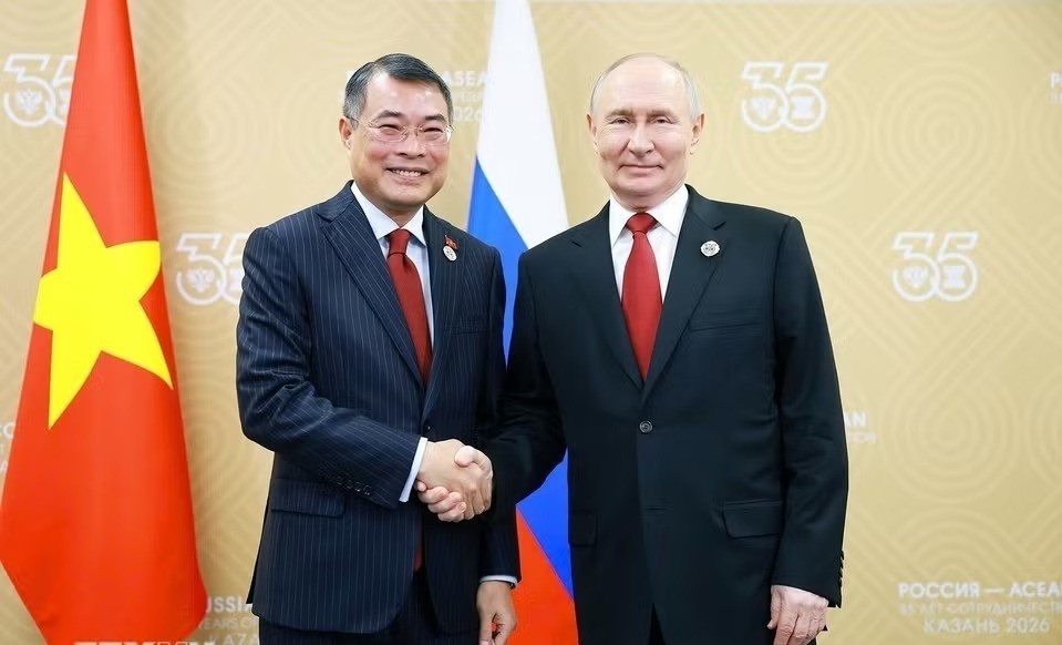 Thu tuong Le Minh Hung hoi kien Tong thong Nga Vladimir Putin hinh anh