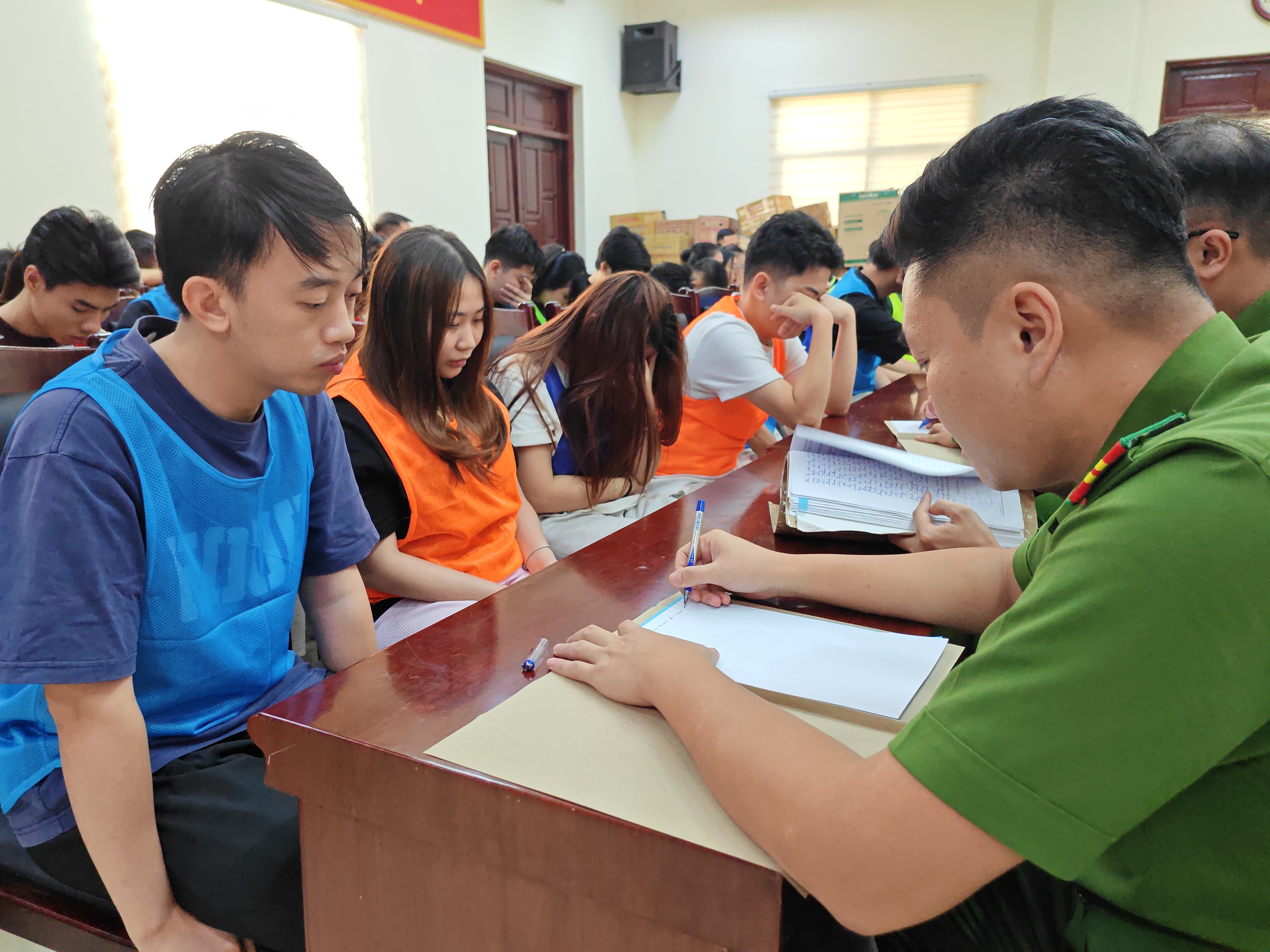 Danh sach 23 cong ty bi dieu tra trong vu an lua dao 'hop dong ky nghi' hinh anh