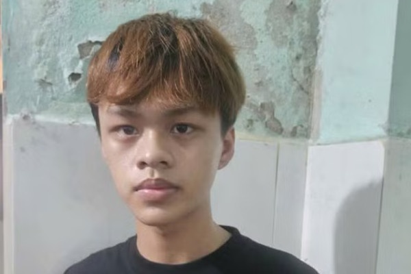 Chau dot nhap nha di trom tien, vang hinh anh