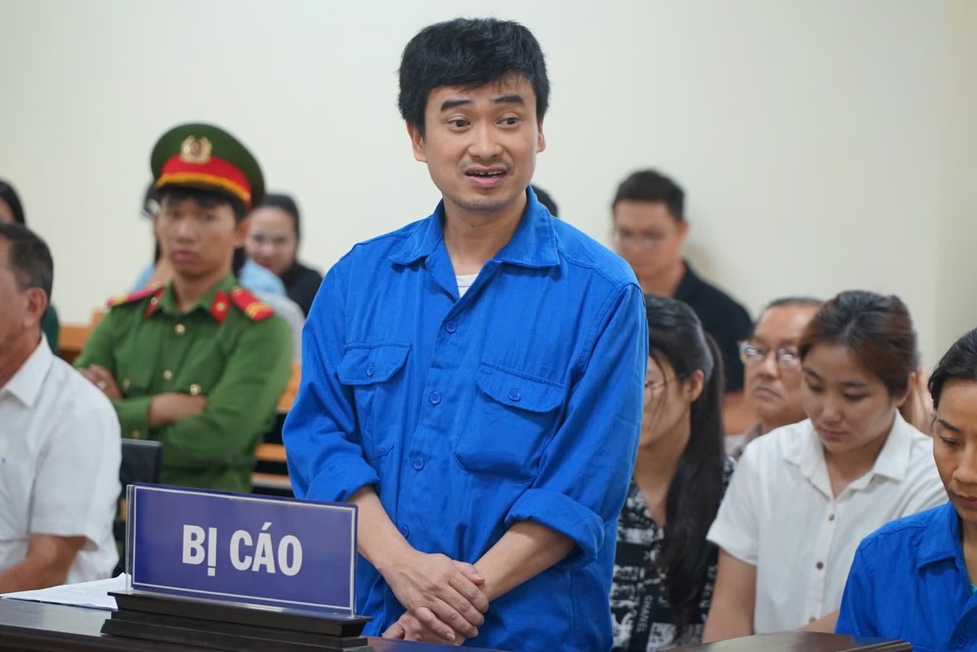 Phan Quoc Viet cung 11 dong pham vu Viet A Dak Lak lanh an hinh anh