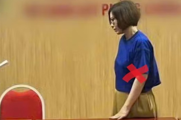 Nguoi phu nu cho vay tien voi lai suat 'cat co' hinh anh