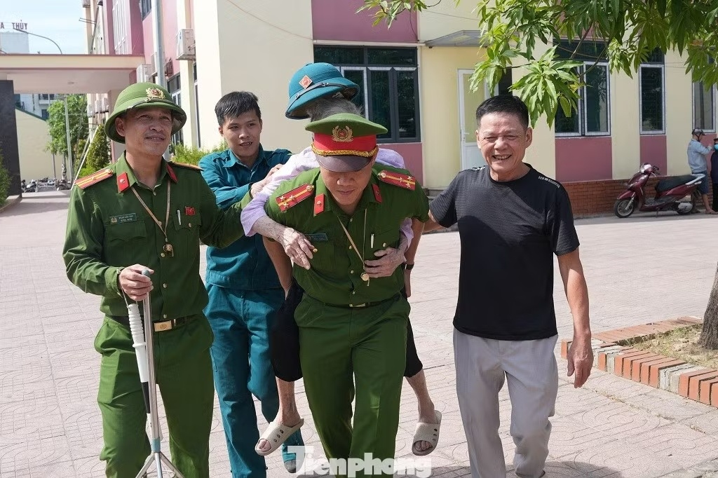 tim hai cot liet si anh 7