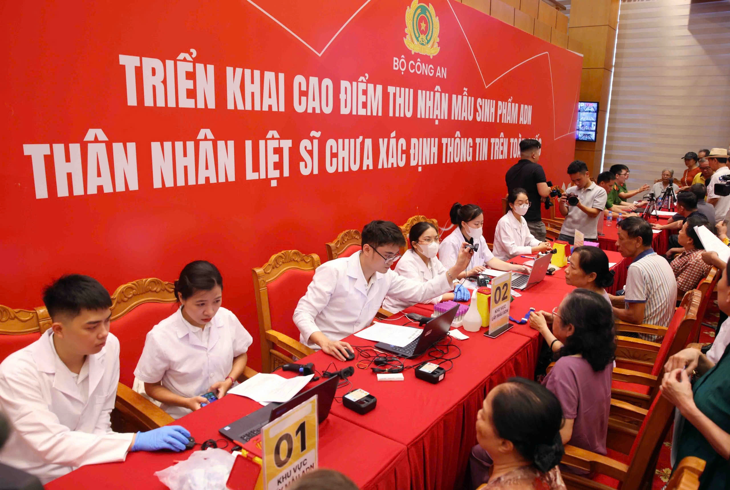 Phan dau thu nhan 300.000 mau ADN than nhan liet si chua xac dinh thong tin hinh anh