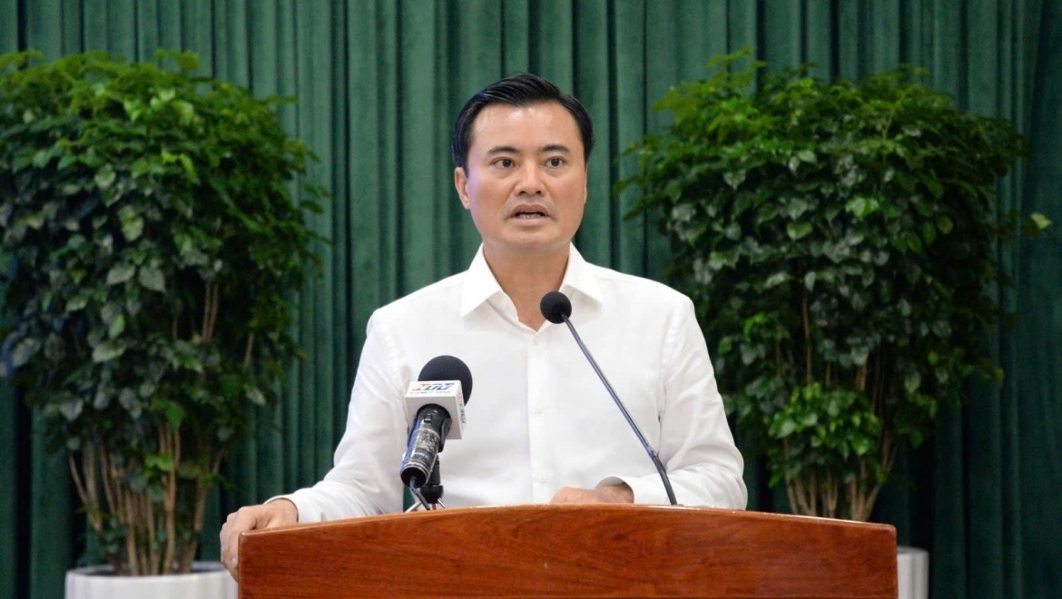 Dong chi Bui Xuan Cuong giu chuc Bi thu Dang uy phuong Sai Gon hinh anh
