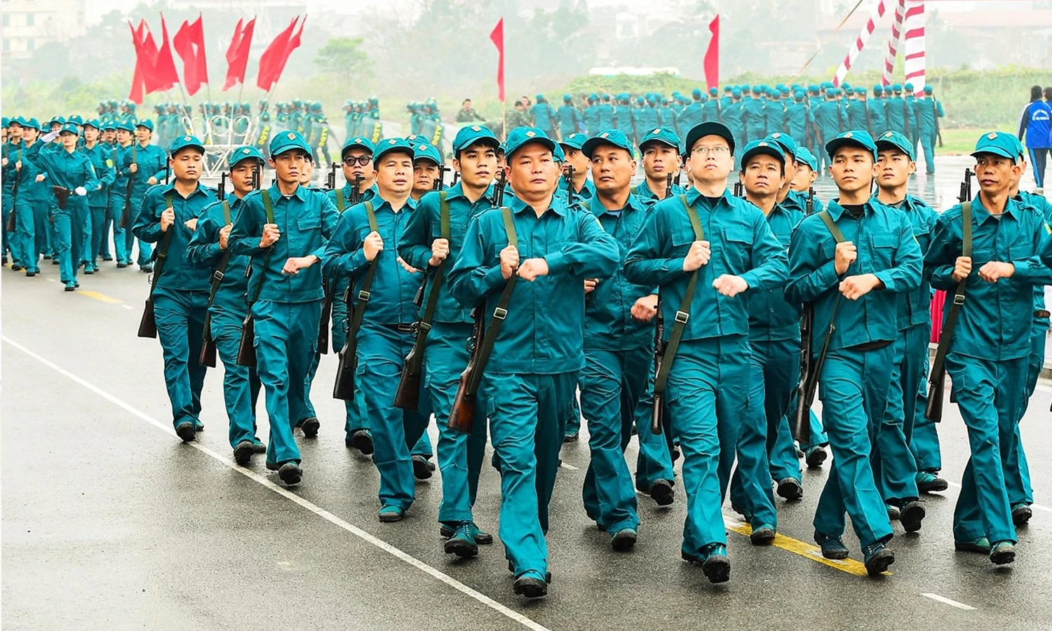 Chinh sach tinh gian voi nguoi nghi viec do to chuc lai Ban Chi huy quan su xa hinh anh