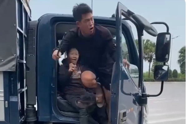 Xac minh vu tai xe bi chan duong, hanh hung tai Quang Ninh hinh anh
