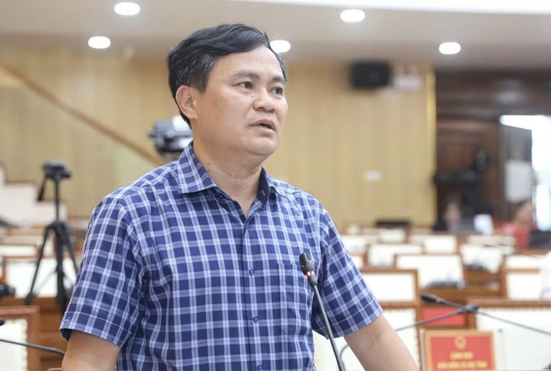 Giam doc so bi phe binh 3 lan trong 6 ngay hinh anh