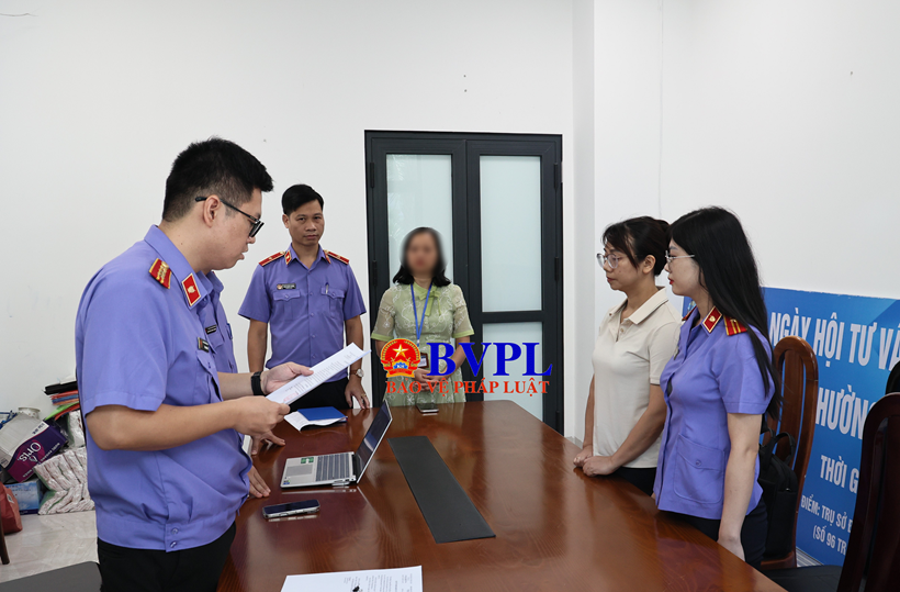 Lam sai lech,  Ho so vu an anh 1