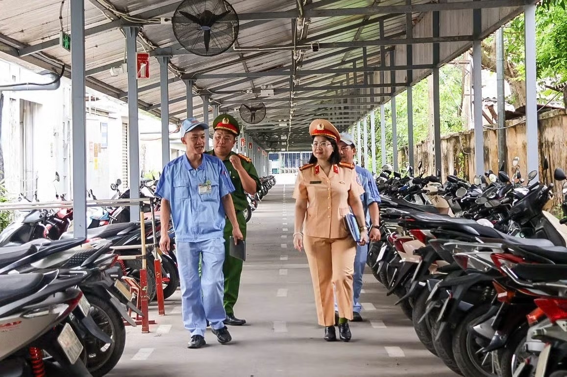 ra soat phuong tien anh 1