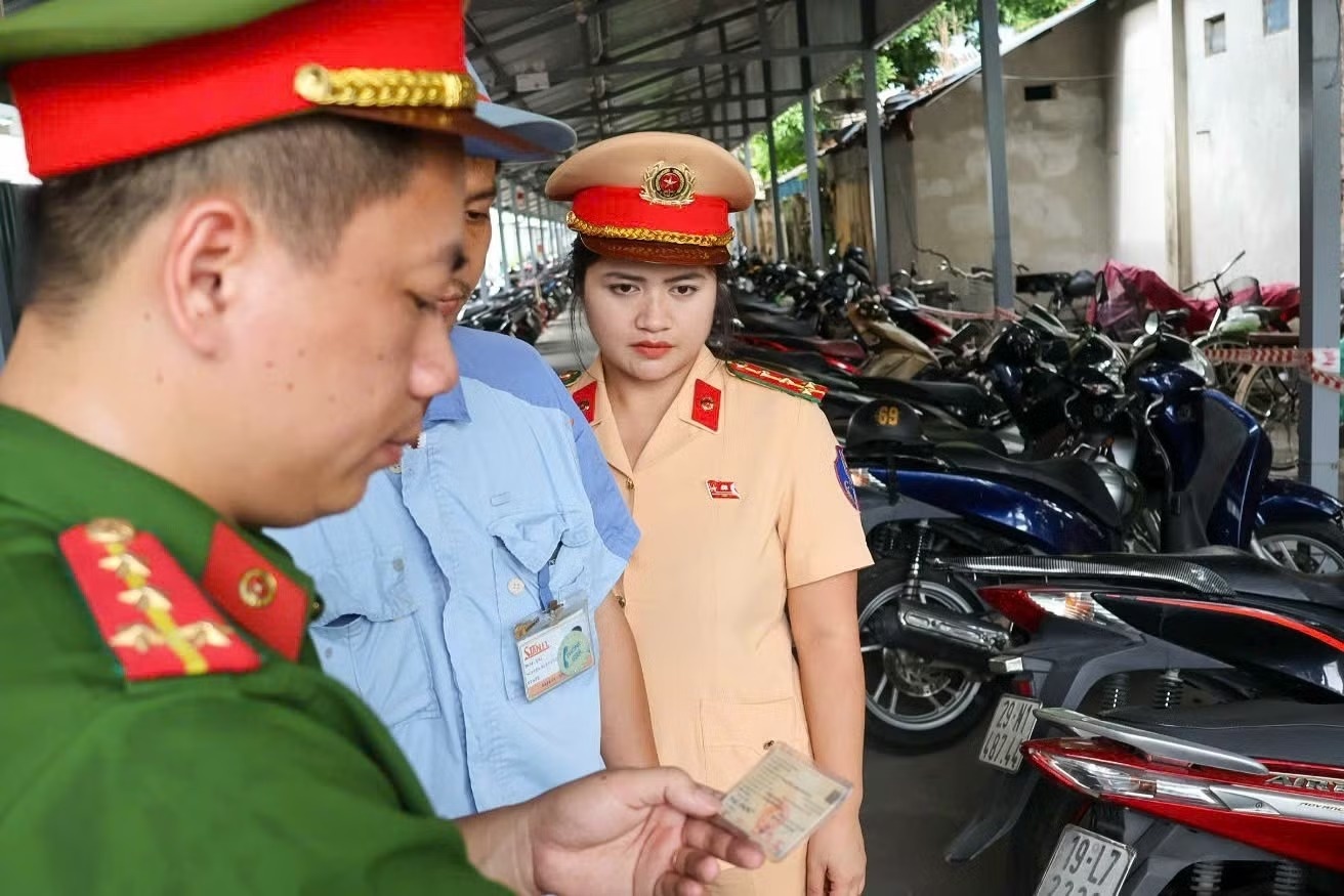 Ha Noi tong ra soat phuong tien cua cong nhan tai khu cong nghiep hinh anh